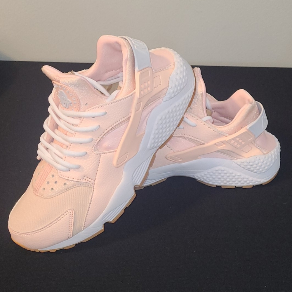 Nike Air Hurache Women's size 8.5 athletic shoes